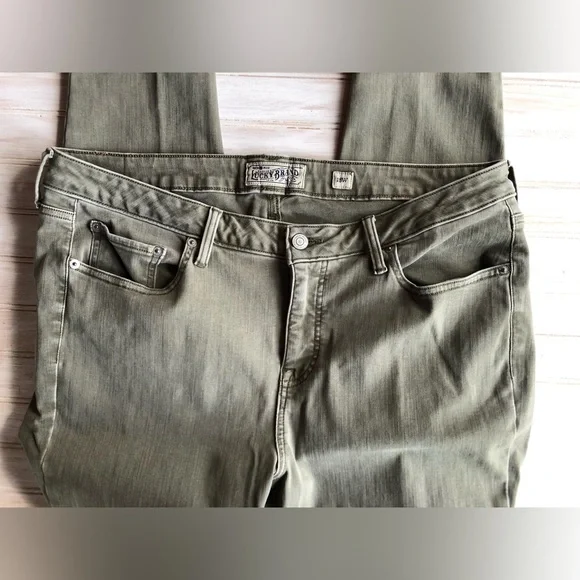 Lucky Brand Faded Green Cropped Jeans Size 18W - Picture 2 of 8